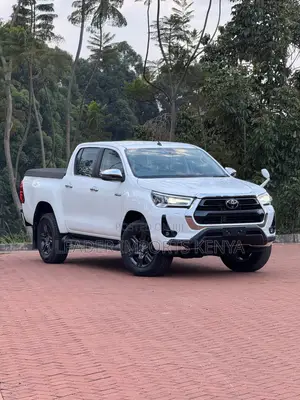 Toyota Hilux 2021 Pearl