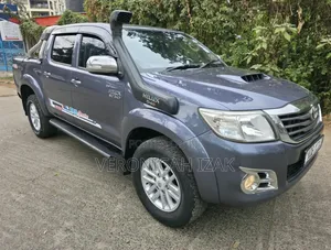 Toyota Hilux 2014 Gray