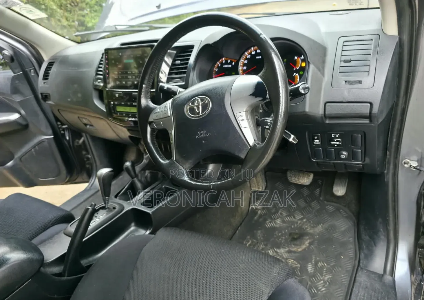 Toyota Hilux 2014 Gray