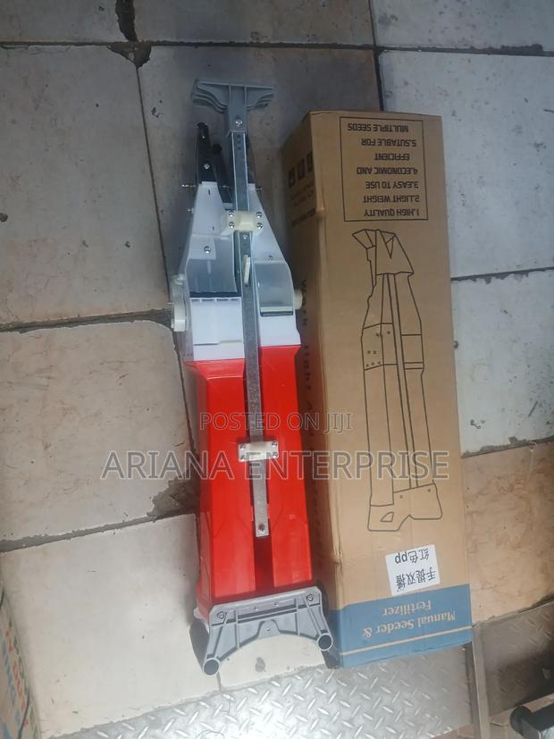 Handheld Manual Seeder and Fertilizer Applicator