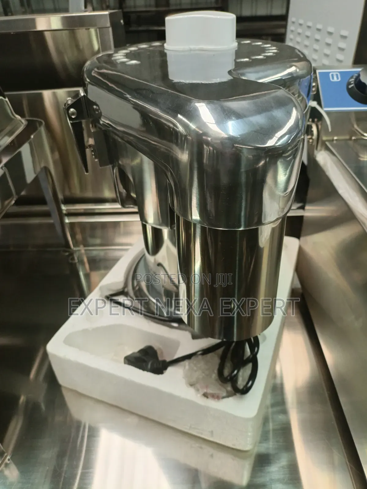 Commercial Juice Extractor Machine
