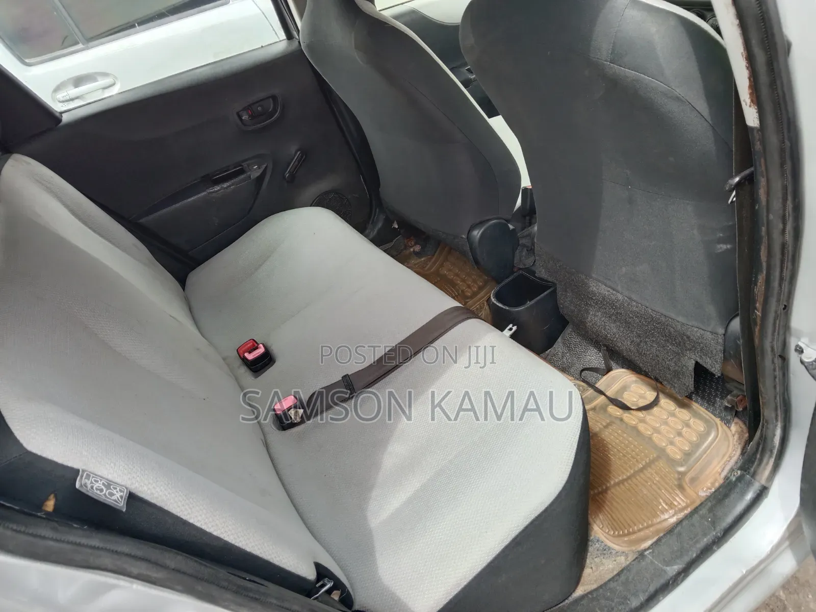Toyota Vitz 2012 Silver
