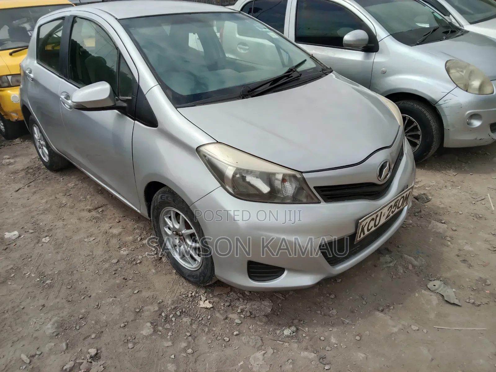 Toyota Vitz 2012 Silver