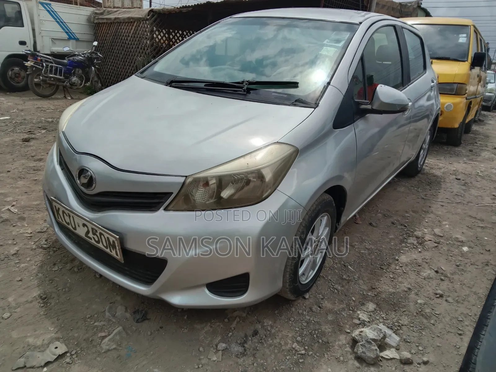 Toyota Vitz 2012 Silver
