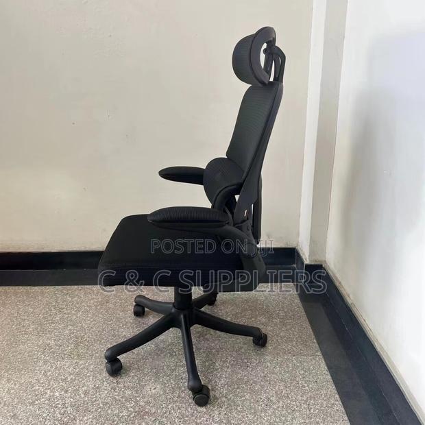 Study Ergonomic Chair With Flip Armrest - thumbnail 4