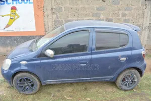 Toyota Vitz 2005 Blue