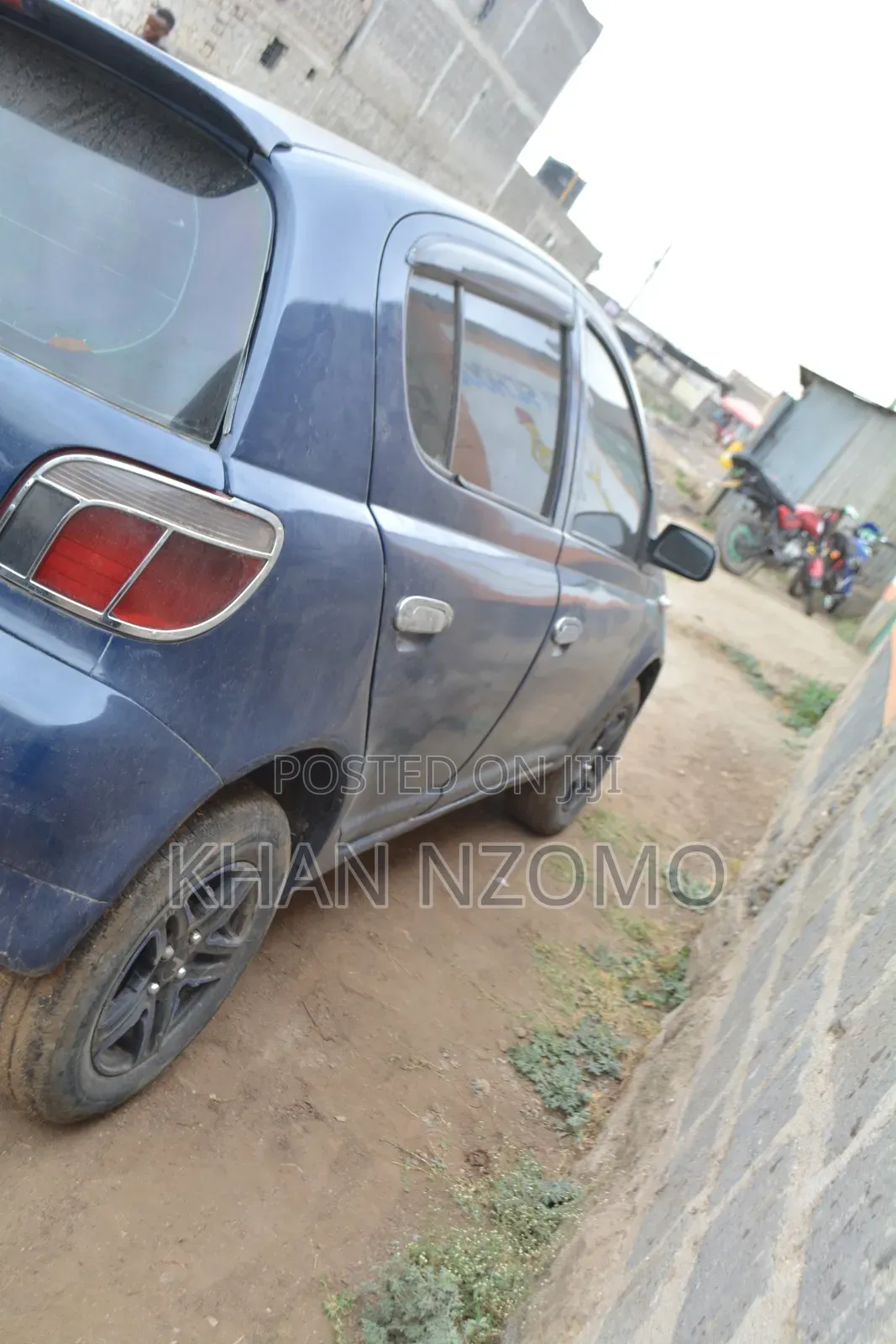 Toyota Vitz 2005 Blue