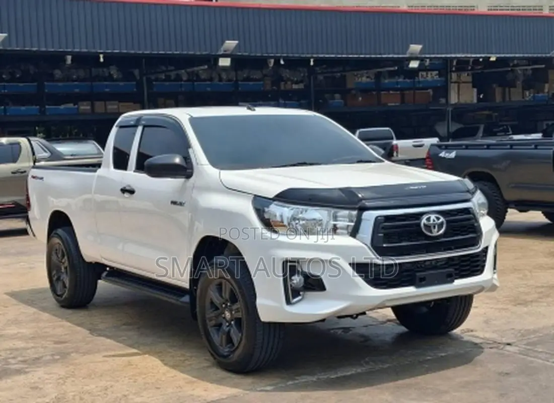 Toyota Hilux Revo Smart Cab Deisel 2.4 RWD 2019 White