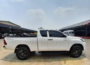 Toyota Hilux Revo Smart Cab Deisel 2.4 RWD 2019 White