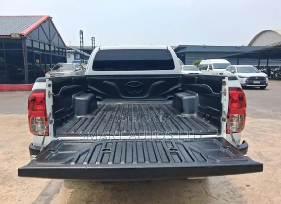Toyota Hilux Revo Smart Cab Deisel 2.4 RWD 2019 White