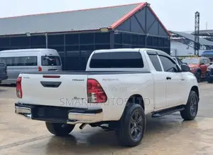 Toyota Hilux Revo Smart Cab Deisel 2.4 RWD 2019 White