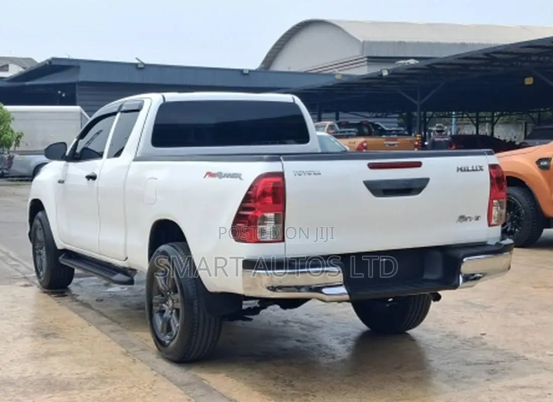 Toyota Hilux Revo Smart Cab Deisel 2.4 RWD 2019 White