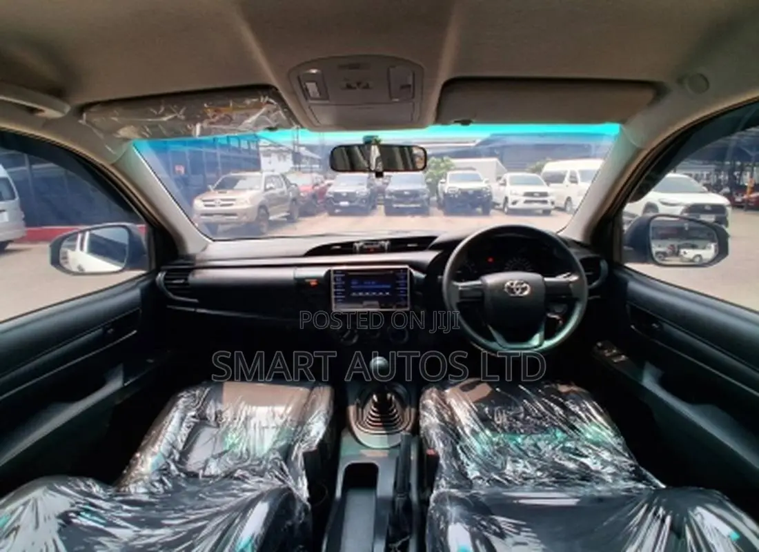Toyota Hilux Revo Smart Cab Deisel 2.4 RWD 2019 White
