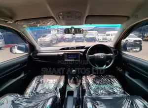 Toyota Hilux Revo Smart Cab Deisel 2.4 RWD 2019 White