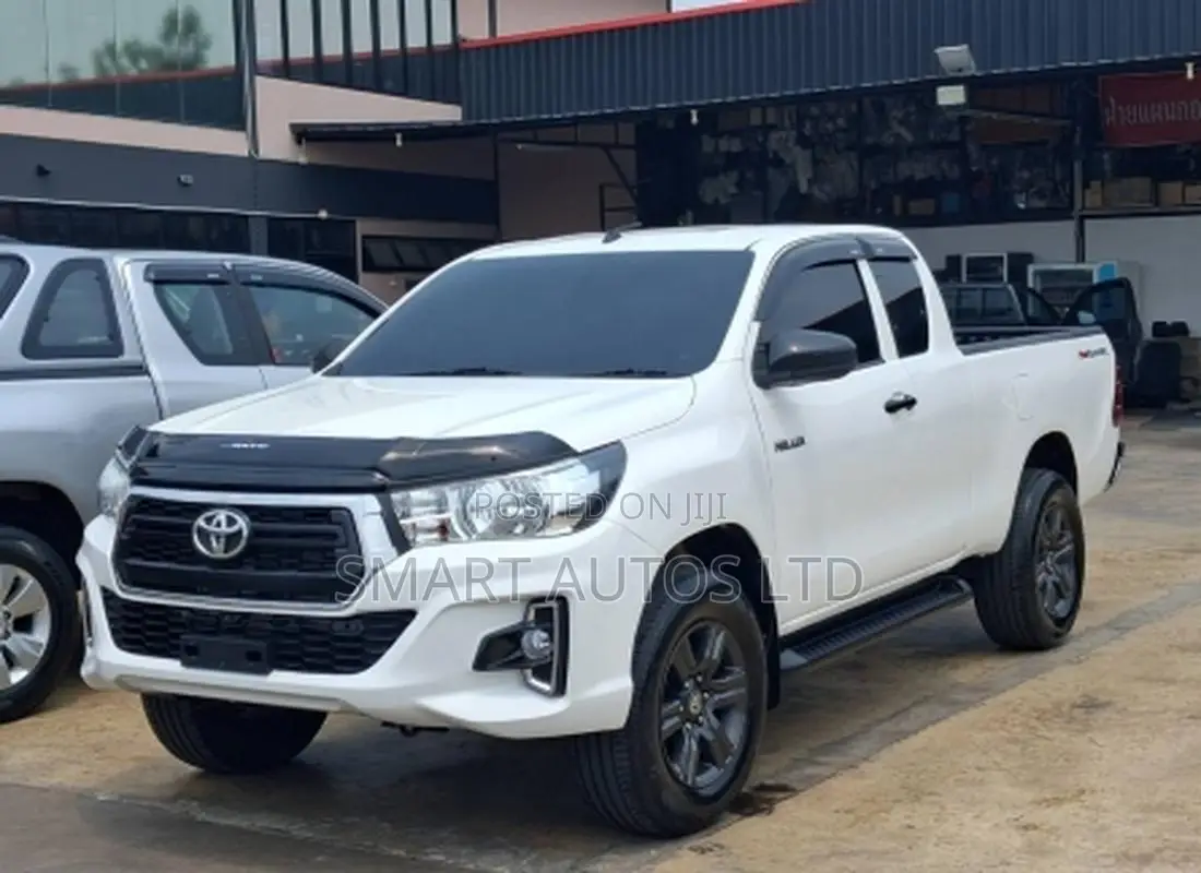 Toyota Hilux Revo Smart Cab Deisel 2.4 RWD 2019 White