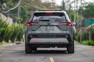 Toyota RAV4 Adventure AWD 2020 Green