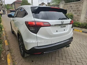 Honda Vezel 2019 White