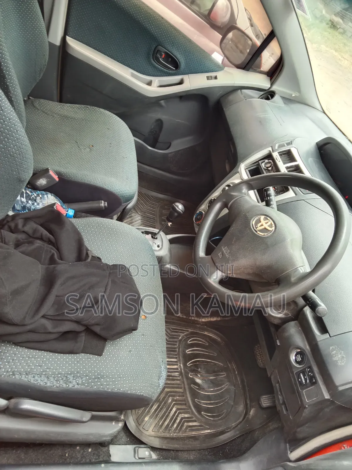 Toyota Vitz 2008 Red