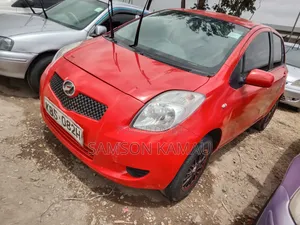 Toyota Vitz 2008 Red