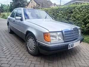 Mercedes-Benz 200E 1992 Silver