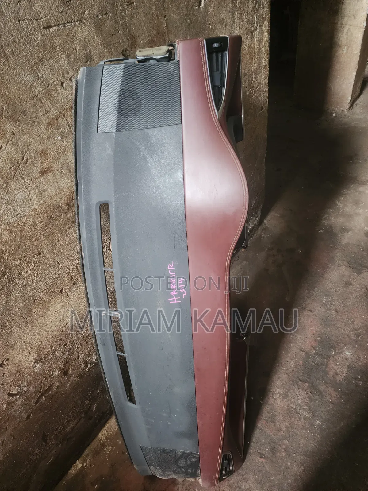 Dashboard Harrier 2014