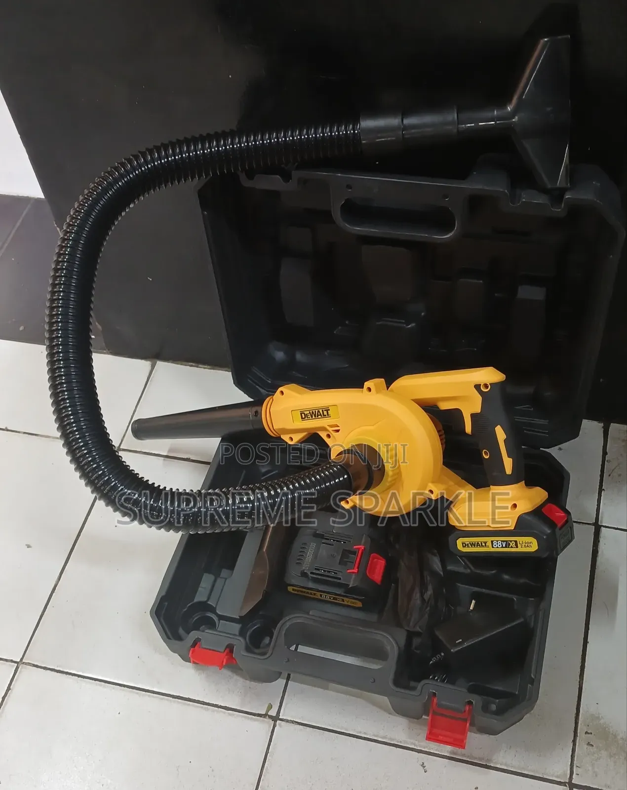 Dewalt 2in1 88V Cordless Air Blower Vacuum Kit