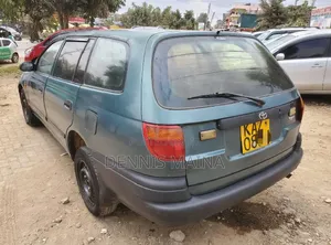 Toyota Caldina 2000 Blue