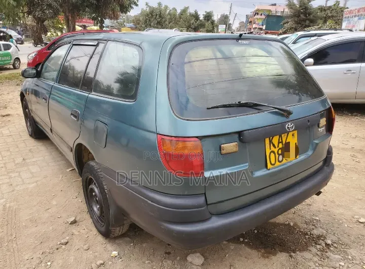 Toyota Caldina 2000 Blue