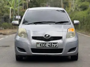 Toyota Vitz 2008 Blue