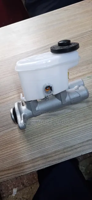 Townace Old Model Master Cylinder
