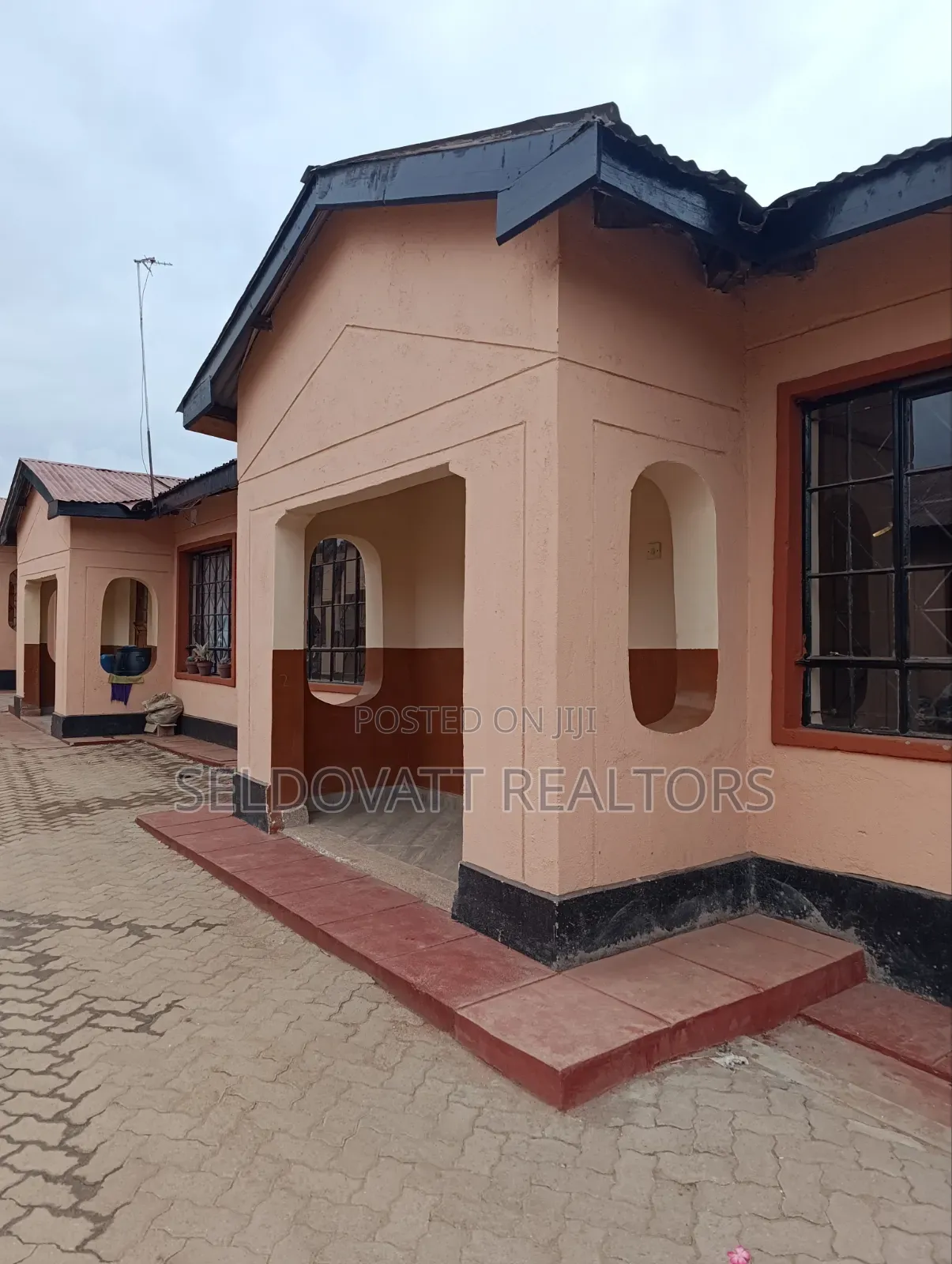 2bdrm Bungalow in Kinoo 87 Area for rent