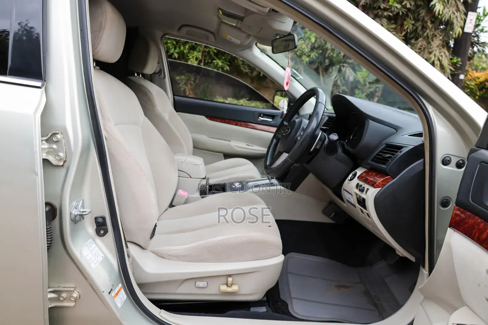 Subaru Outback 2010 Beige