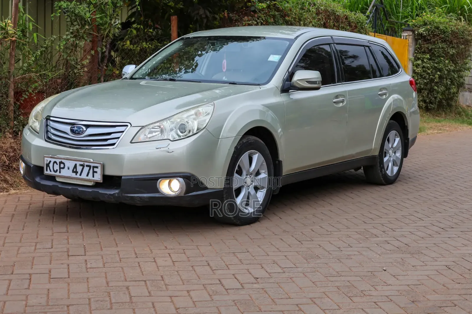 Subaru Outback 2010 Beige