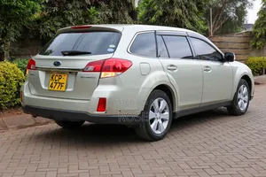 Subaru Outback 2010 Beige