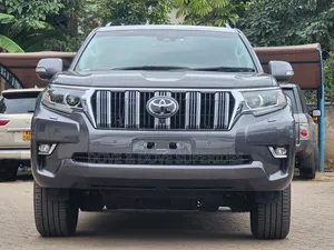 Toyota Land Cruiser Prado Kakadu 2019 Gray