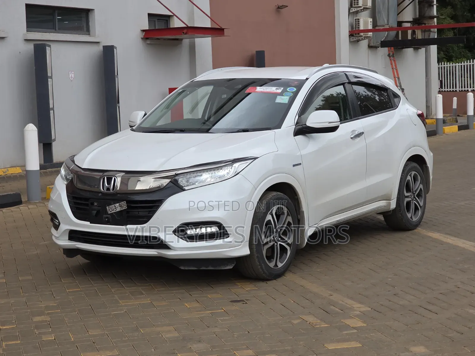 Honda Vezel 2019 Silver