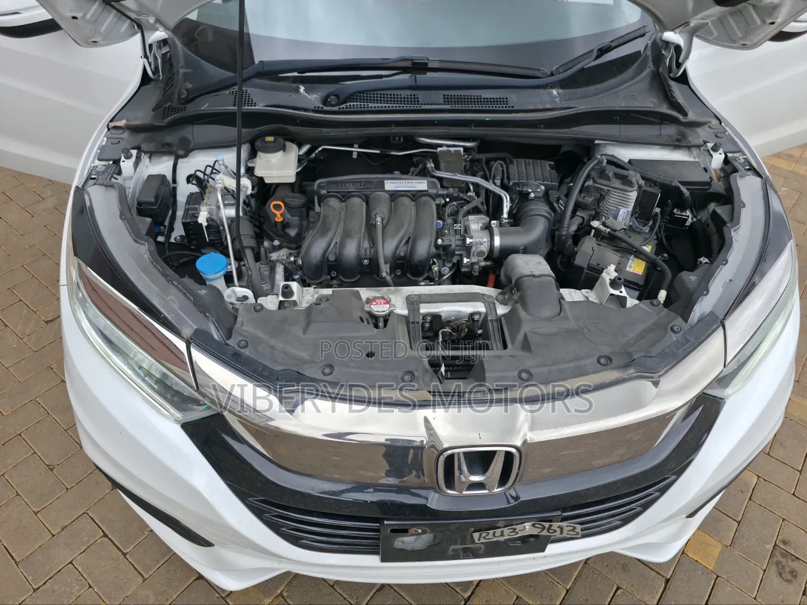 Honda Vezel 2019 Silver