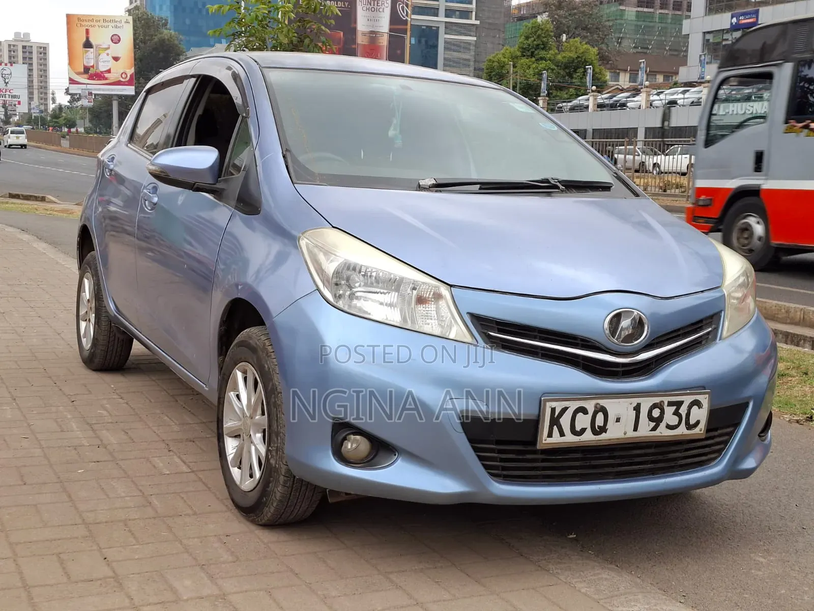 Toyota Vitz 2011 Blue