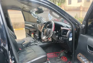 Toyota Hilux Revo Double Cab Deisel 2.8 AWD 2018 Gray