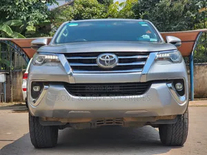 Toyota Fortuner 2.8 D AWD 2018 Silver