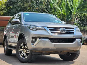Toyota Fortuner 2.8 D AWD 2018 Silver