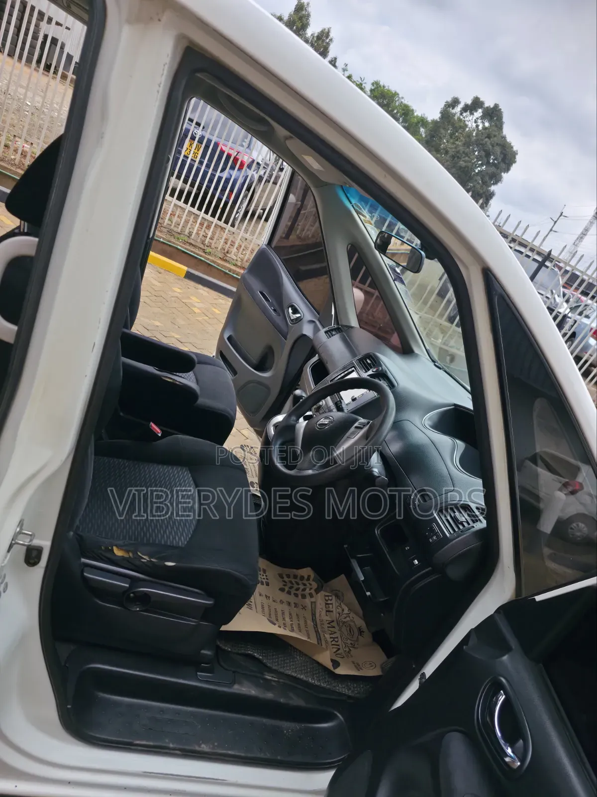 Nissan Serena 2013 White