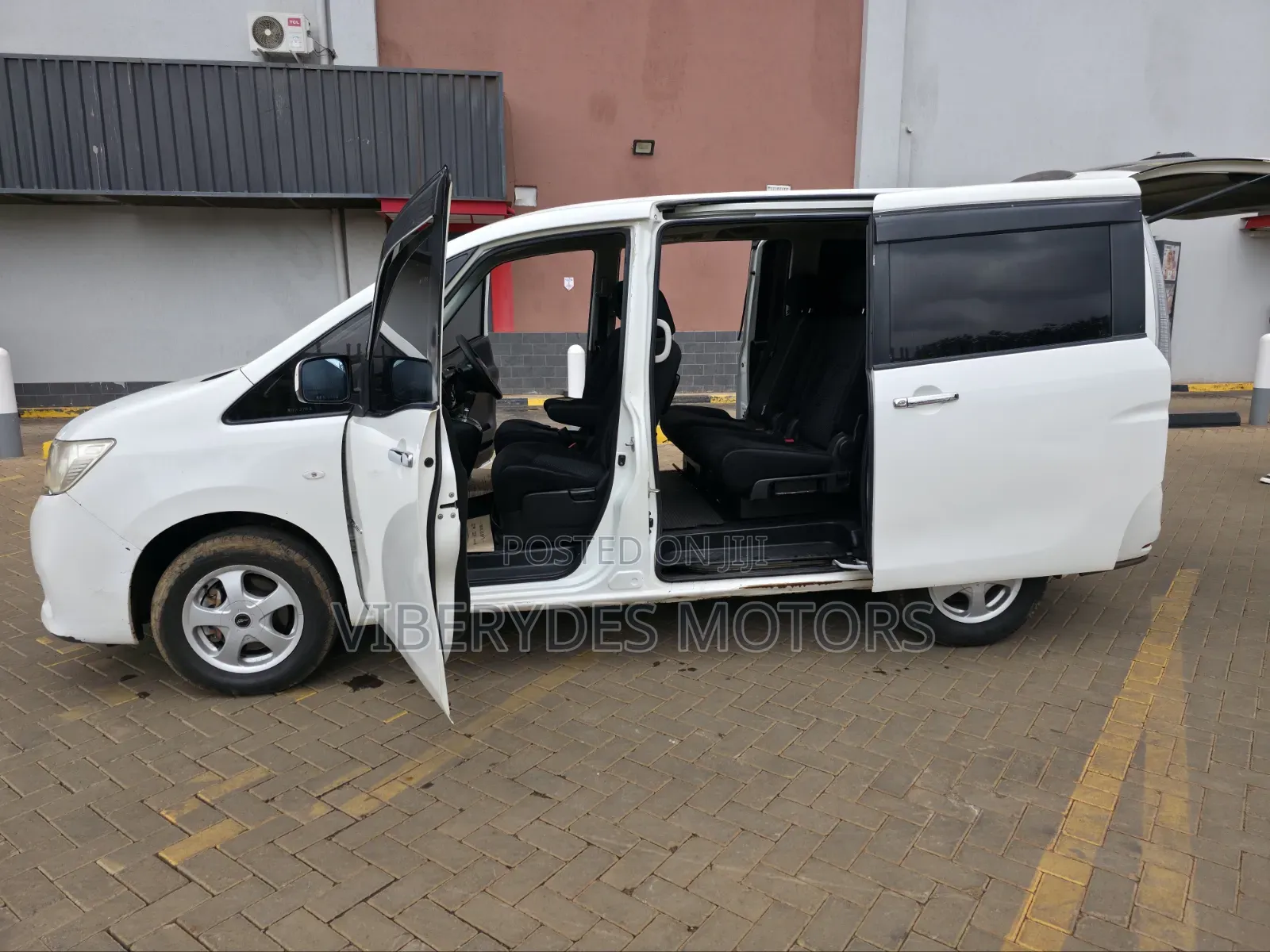 Nissan Serena 2013 White