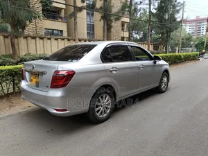 Toyota Axio 1.5 Hybrid 2WD 2017 Silver
