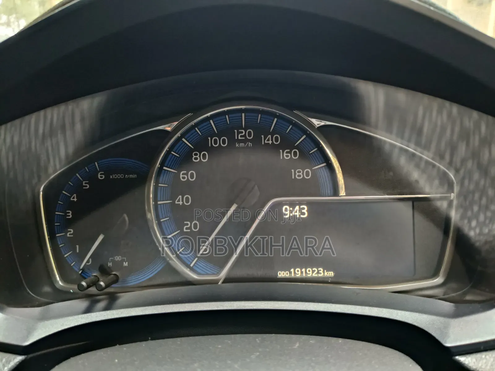 Toyota Axio 1.5 Hybrid 2WD 2017 Silver