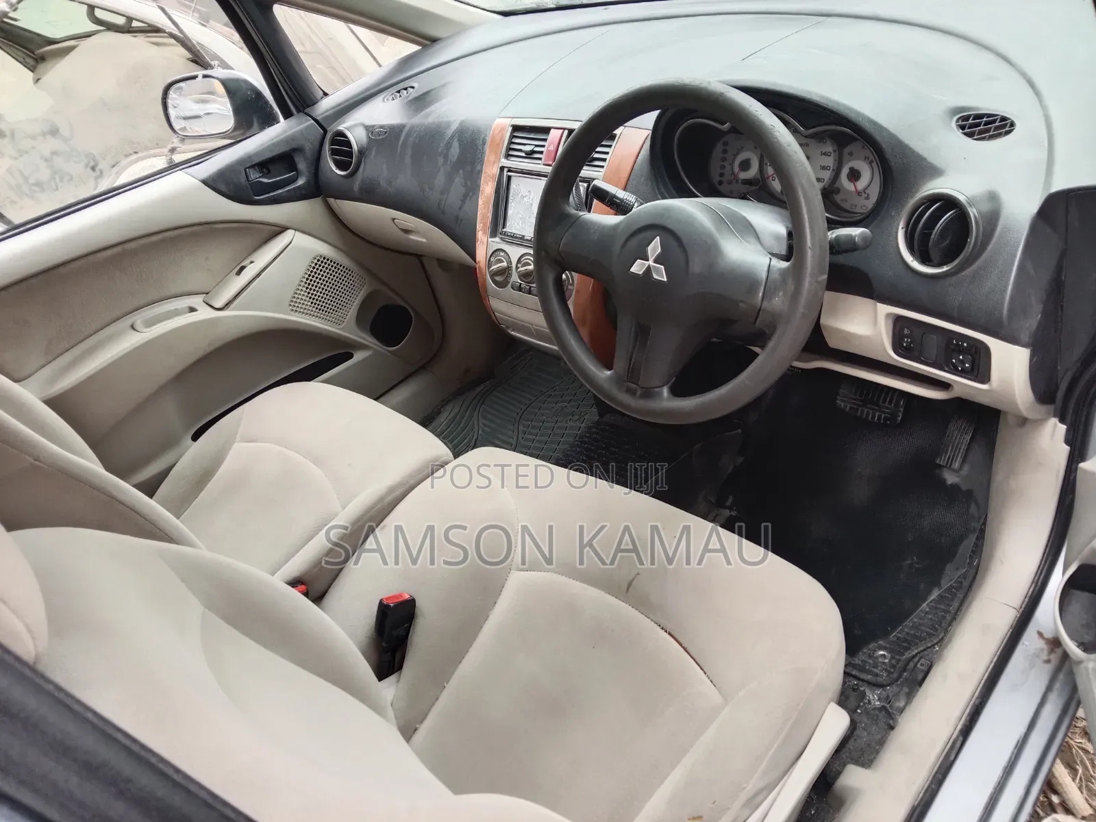 Mitsubishi Colt 2010 Silver