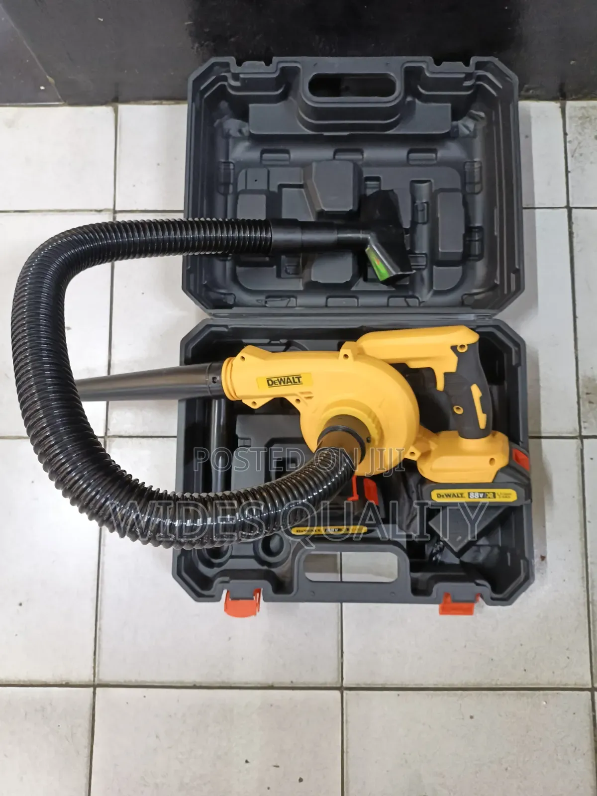 2 in 1 Handheld Blower and Vacuum Kit
