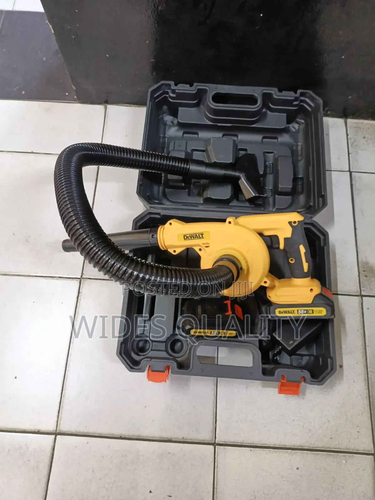2 in 1 Handheld Blower and Vacuum Kit