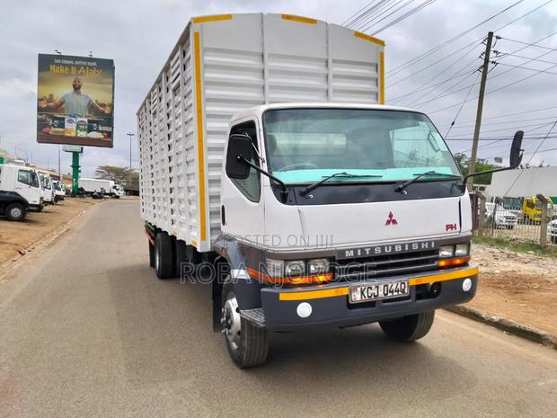Mitsubishi Fh 2015 White - main view