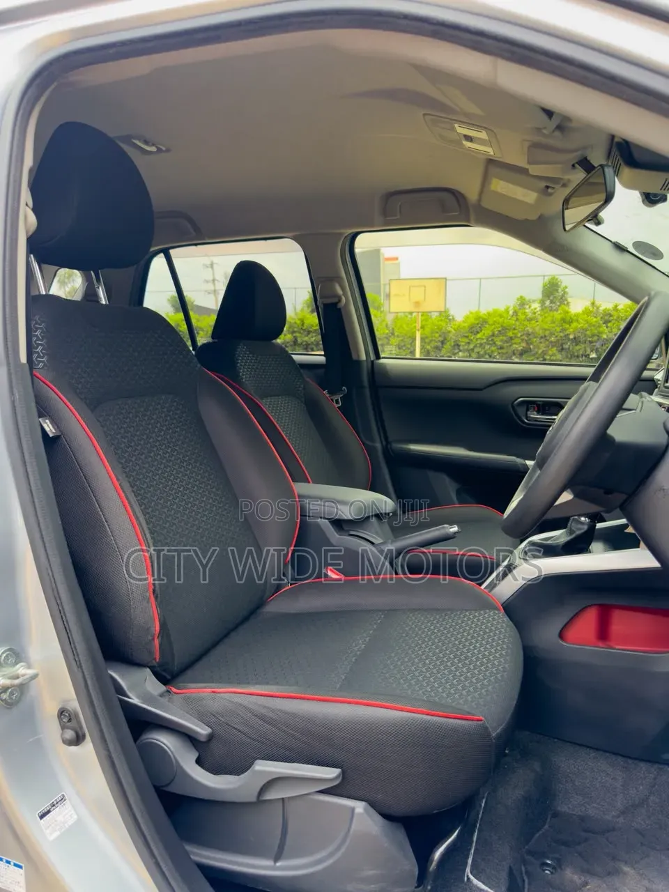Daihatsu Rocky 2020 Silver